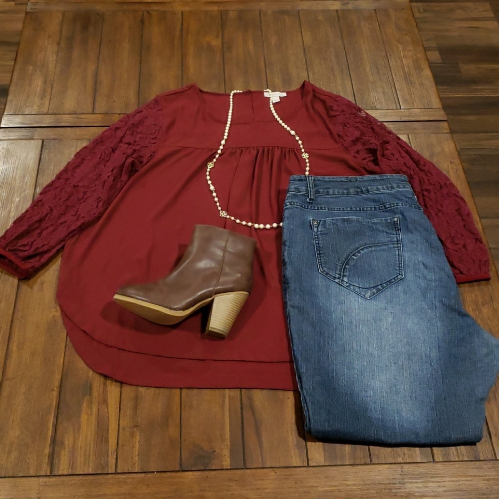 Dress Barn 2X Womens Burgundy Top w/Lace sleeves